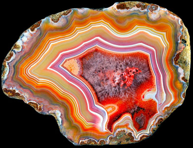 Without exaggeration, the stone of agate can be called the stone of happiness