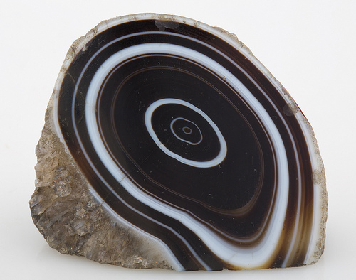 One of the beliefs argues that the owner of black agate, neither more nor less, can become master of the dark forces