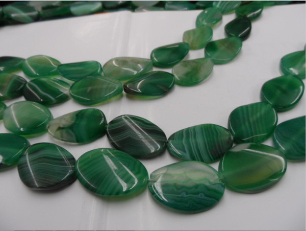 They say that green agate was valued by Alexander of Macedon, considering him a protector of the conquerors,   pioneers